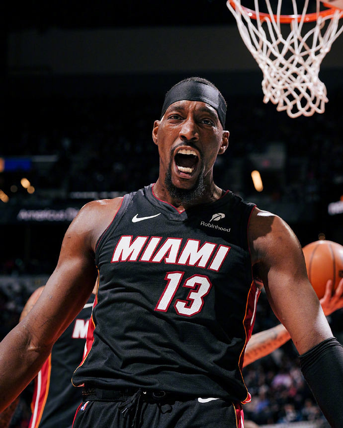 热火轻取快船，阿德巴约完成帽子戏法