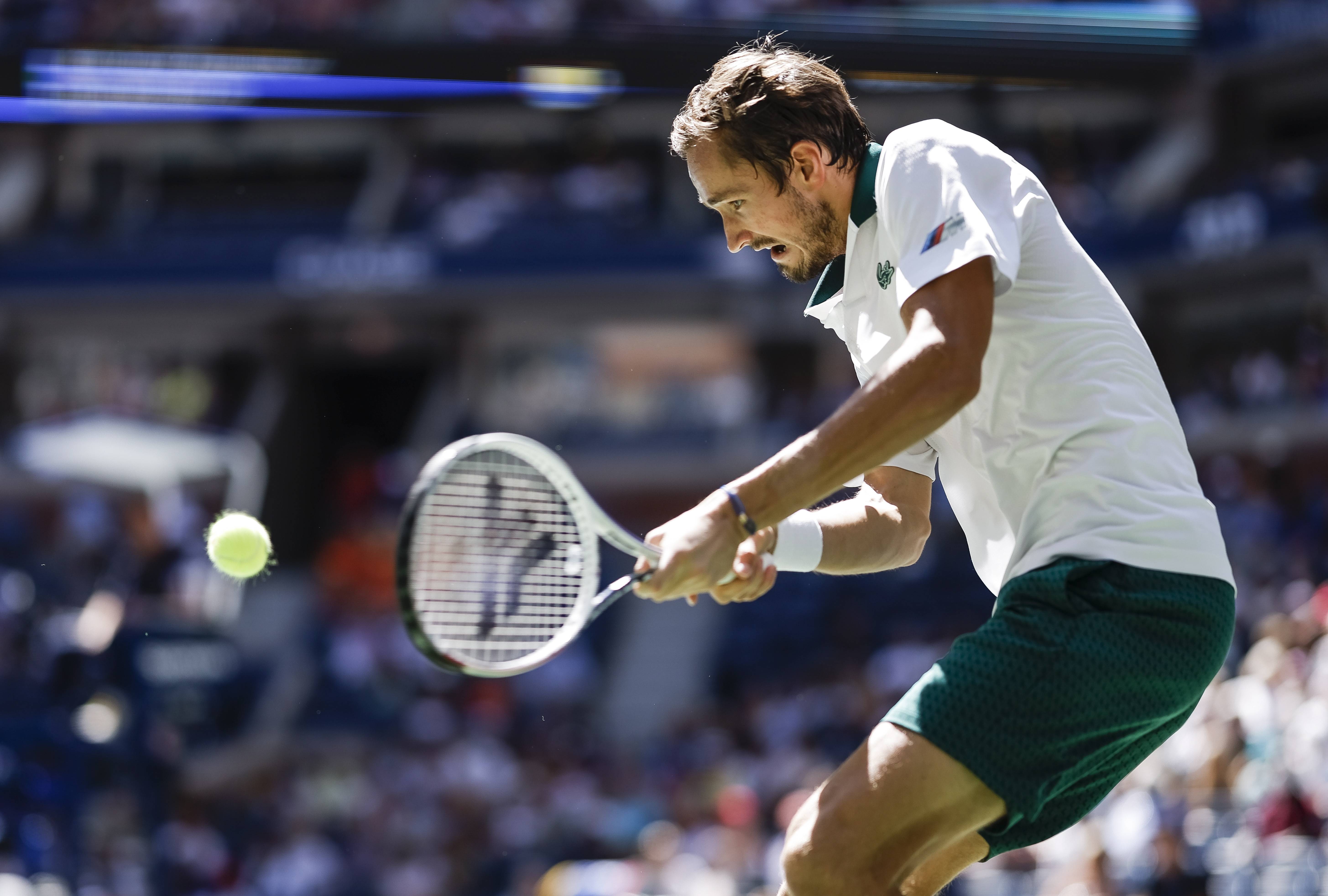 爱游戏官网-包含网球球员突破自我，表现堪称完美的词条