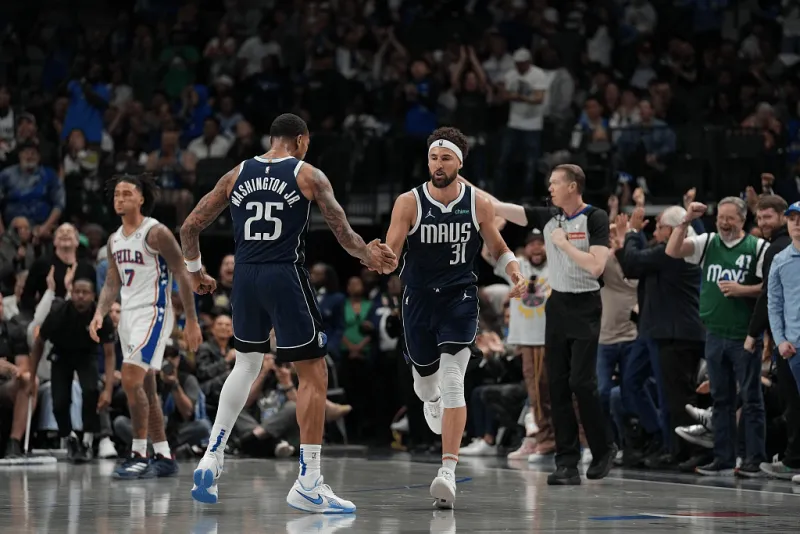 76人横扫独行侠，保罗扛起全队