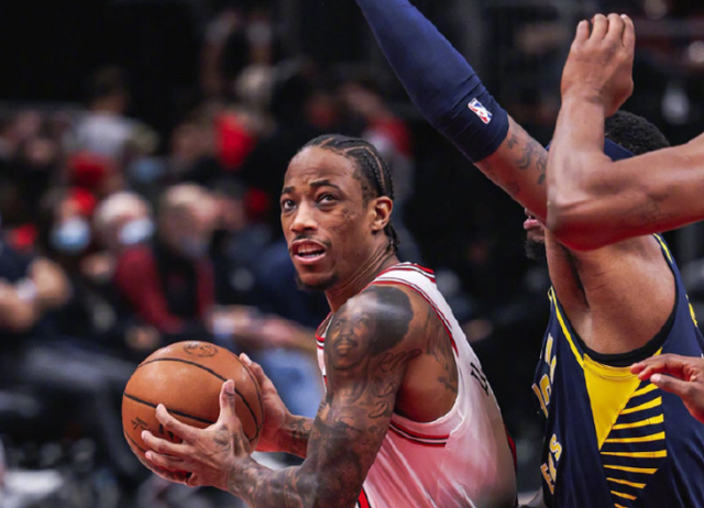 江苏队鏖战深圳队,德罗赞高光表现 江苏队鏖战深圳队,德罗赞高光表现