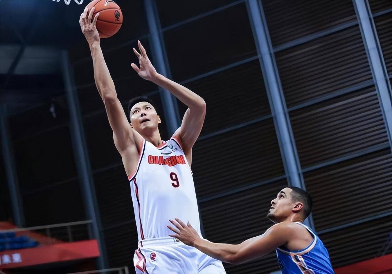 辽宁队轻取山西队,易建联惊艳四座 辽宁队轻取山西队,易建联惊艳四座