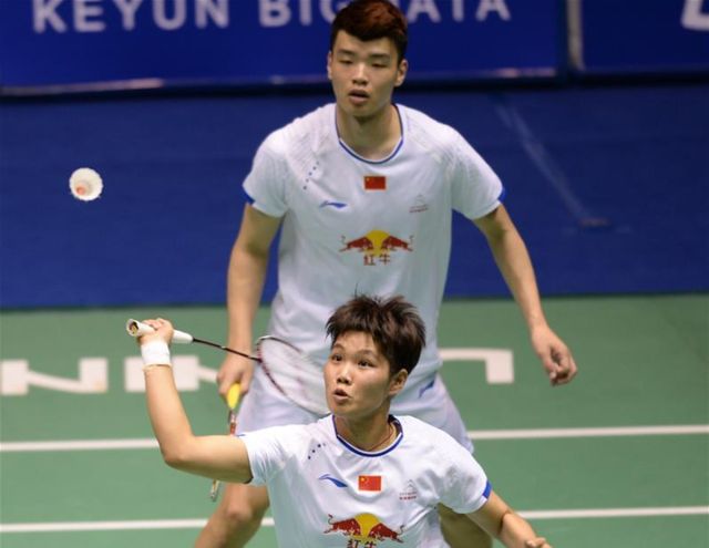 韩国队轻取印尼队，黄鸭组合扛起全队