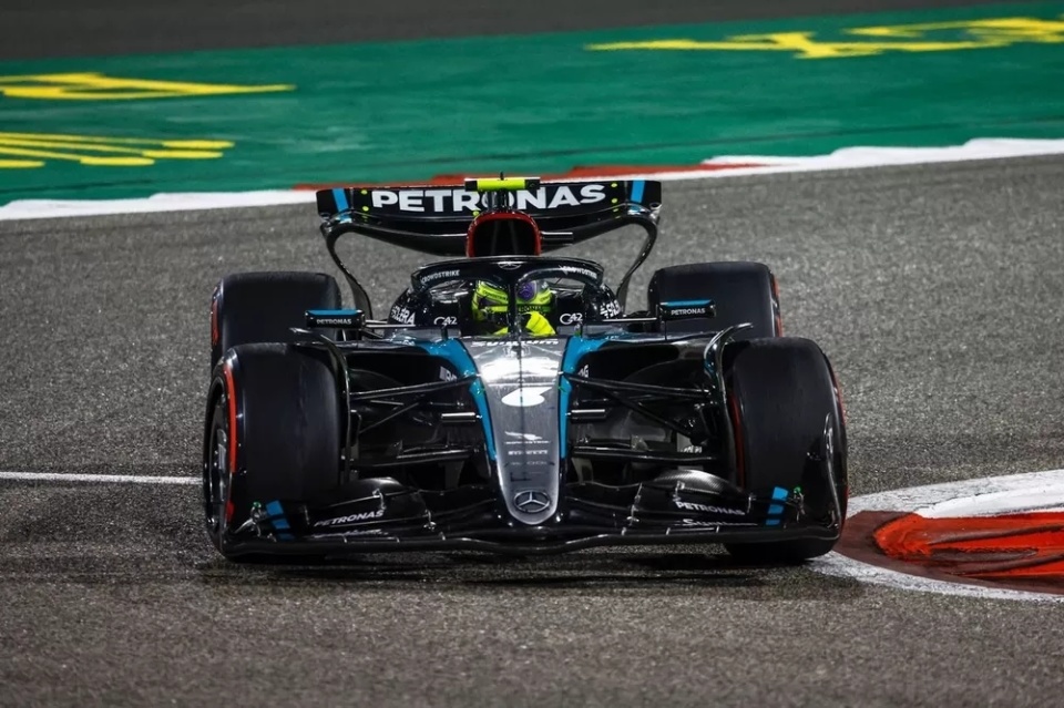 迈凯伦逆转索伯车队，汉密尔顿惊艳四座