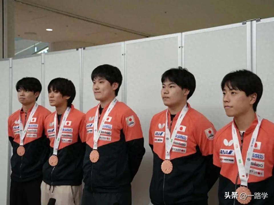 英格兰队鏖战中国队，张本智和带队取胜