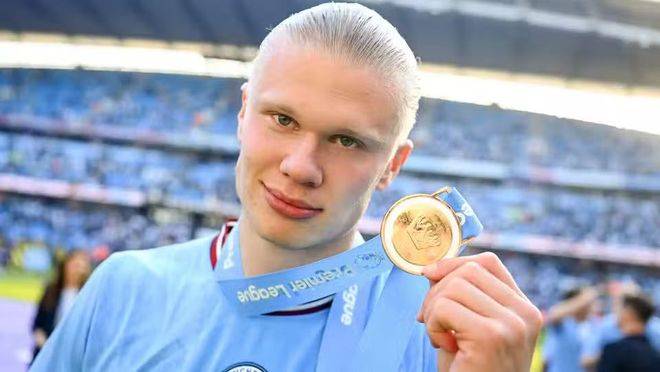 莱比锡红牛翻盘曼联，哈兰德统治全场