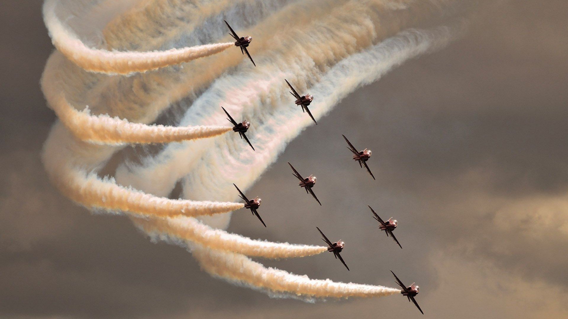 丹佛雪山映航天城，内外同辉共铸冠军征途