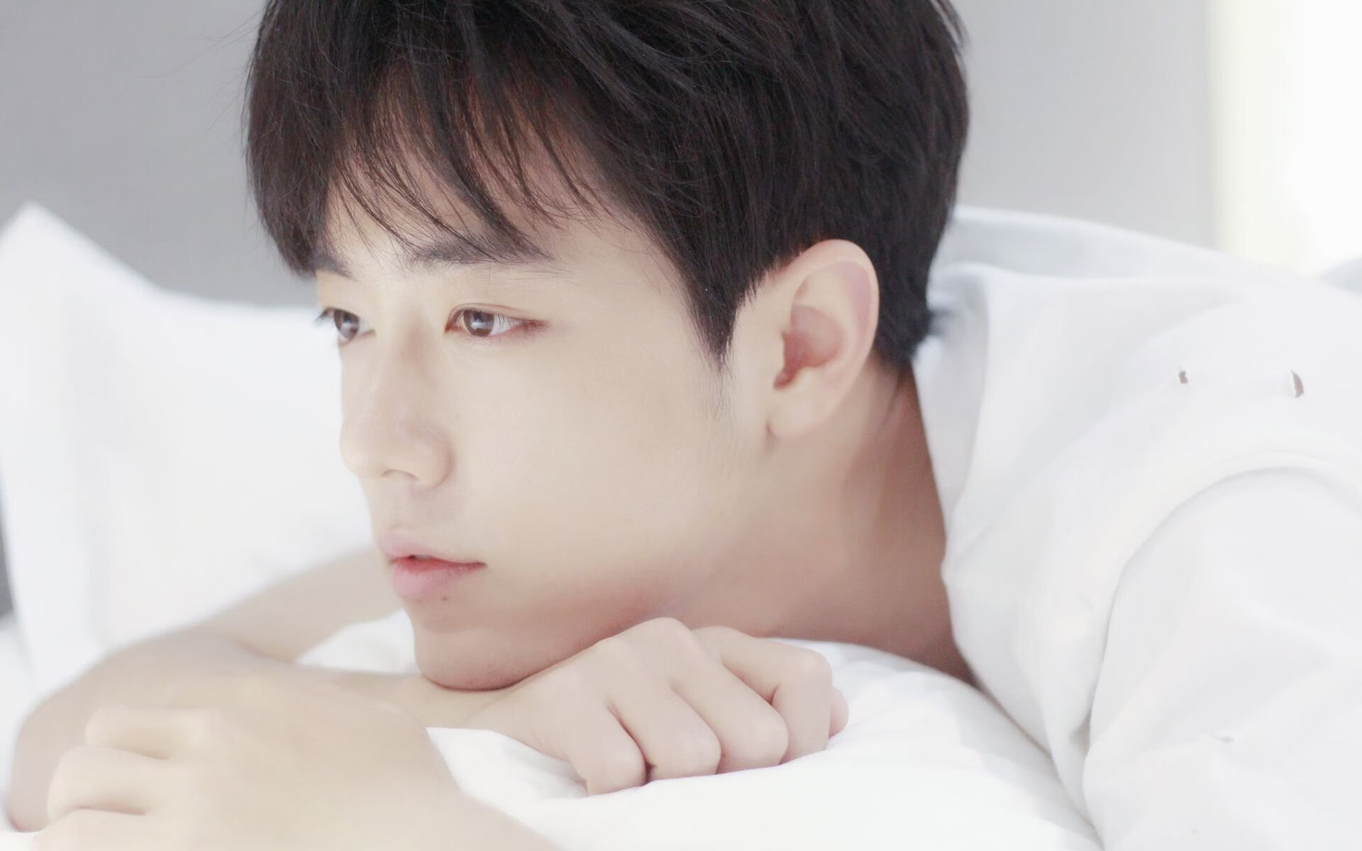 年度焦点之战之夜，莫兰特制胜表现，点燃篮球圣殿的传奇瞬间