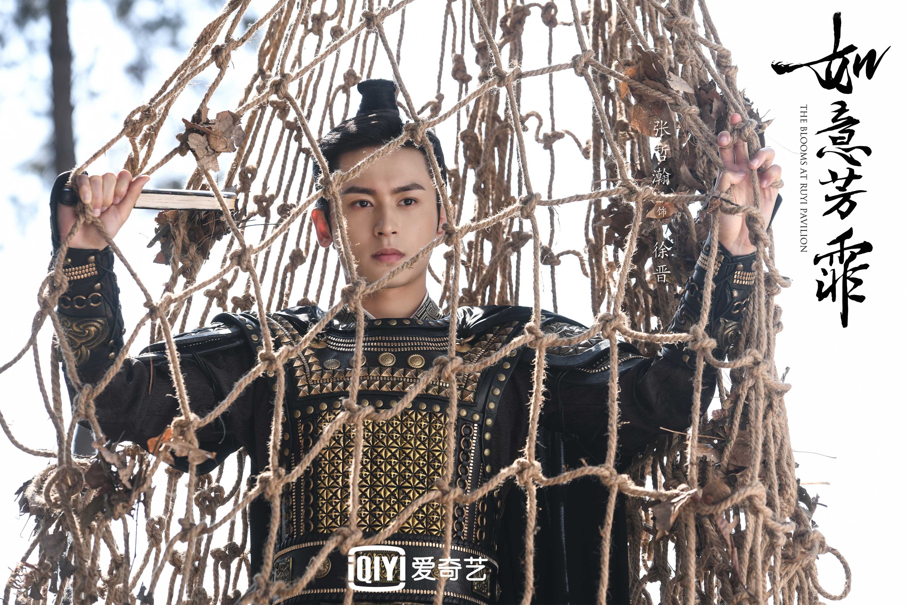 鹈鹕终结骑士不败神话，哈登临危受命展露关键先生本色