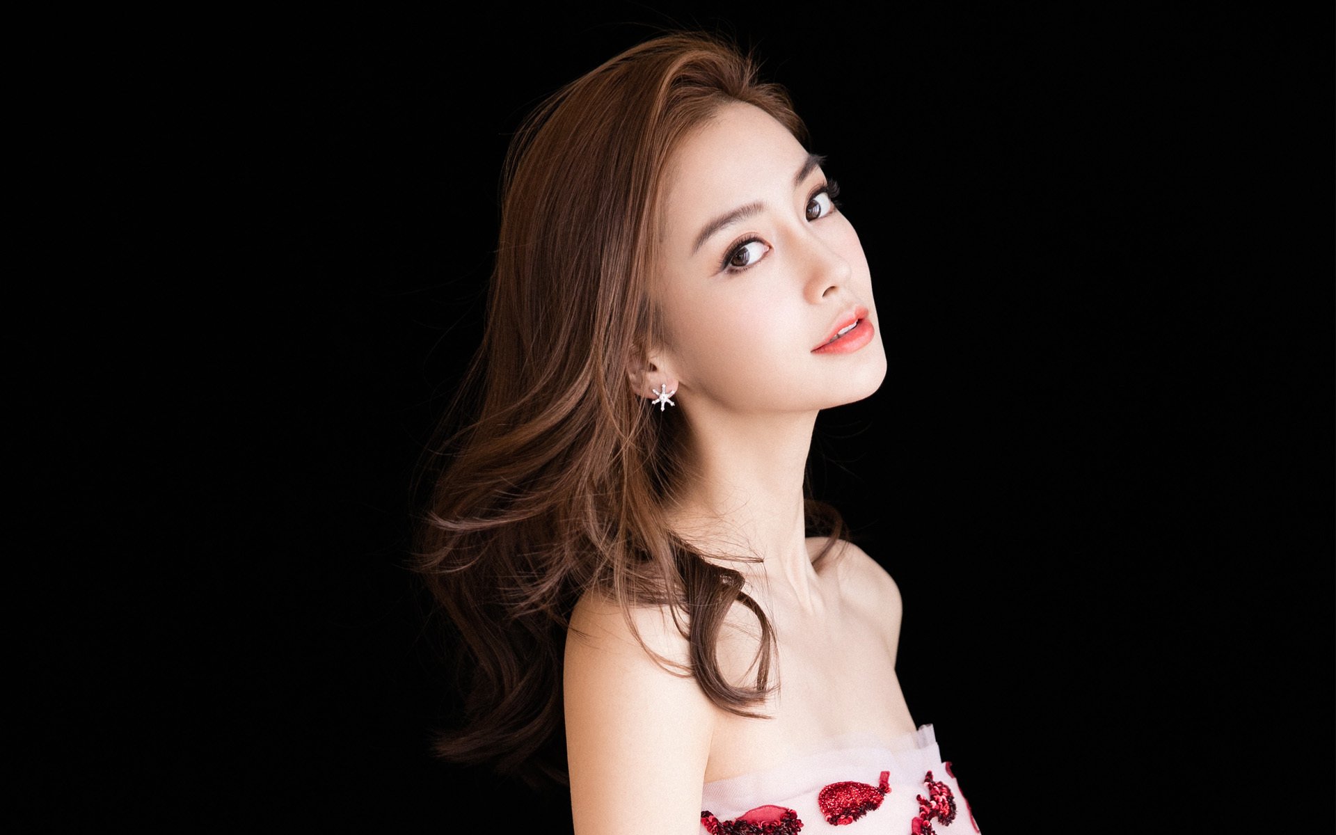 红色旋风,F1揭幕战的硝烟与火箭淘汰赛的热血